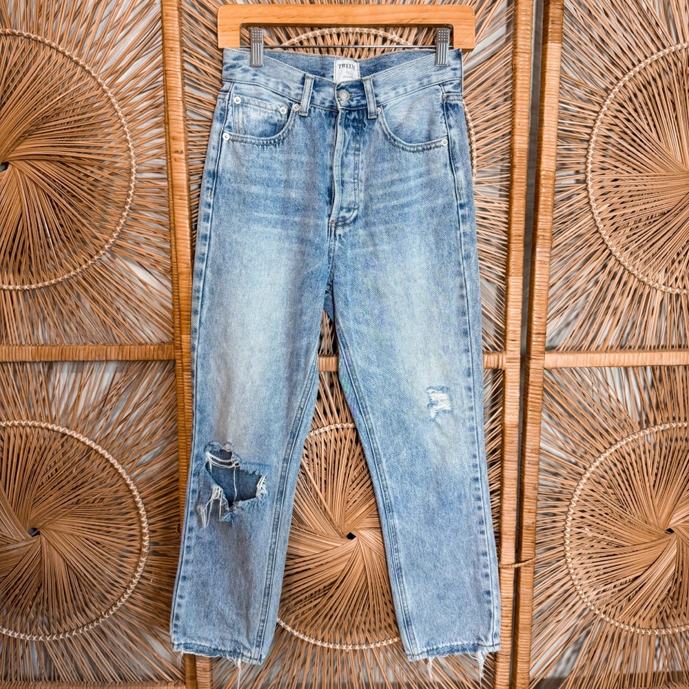 Twelve by Ontwelfth Jeans SZ 25 Light Wash Distressed